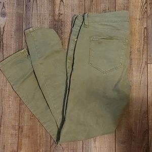 Old navy rockstar mid rise jeans. 8R